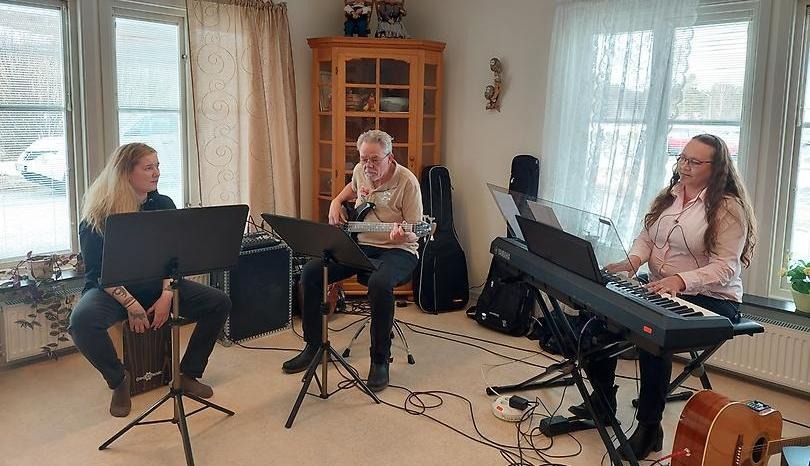 Kulturskolans lärarband underhåller