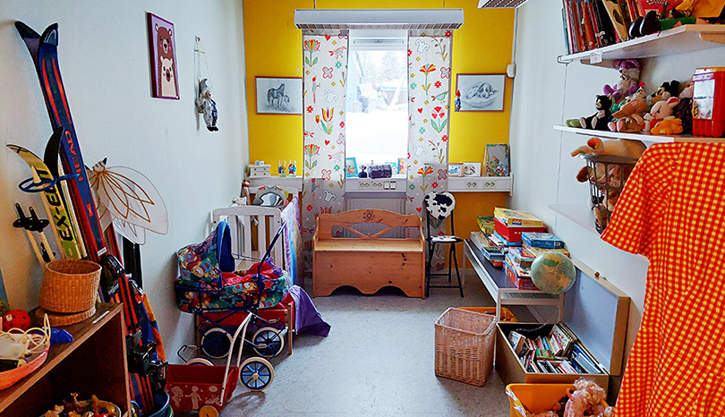 Möbler och utrustning till barn och unga. 