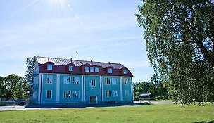 Stort grönt hus.